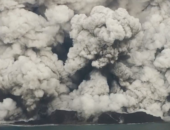 Hunga (Tonga) volcano eruption 2022