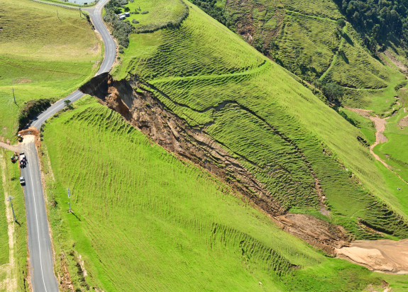 Collapse of Lighthouse Road, Āwhitu Peninsula