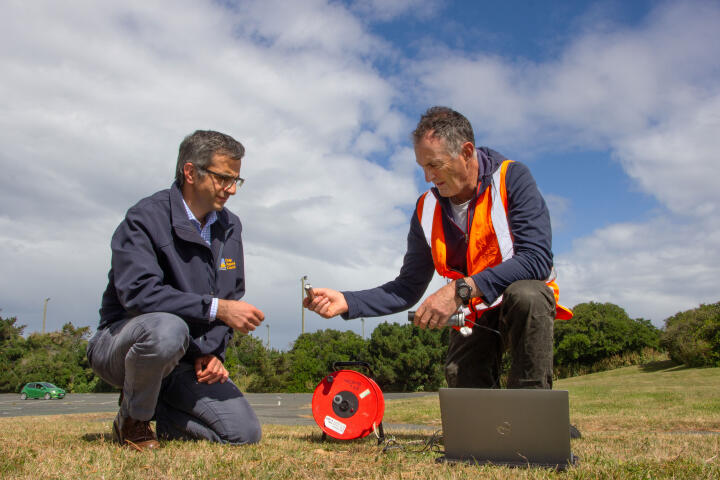 Dr Jean Luc Payan ORC and Dr Simon Cox GNS Science credit ORC 9822