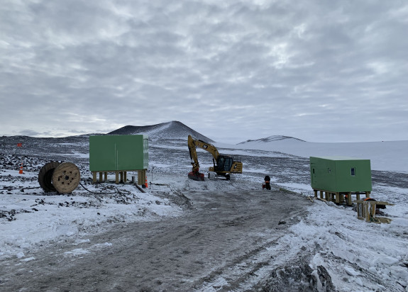Geomagnetic Huts Installed. Credit Antarctica New Zealand Matt Jordan